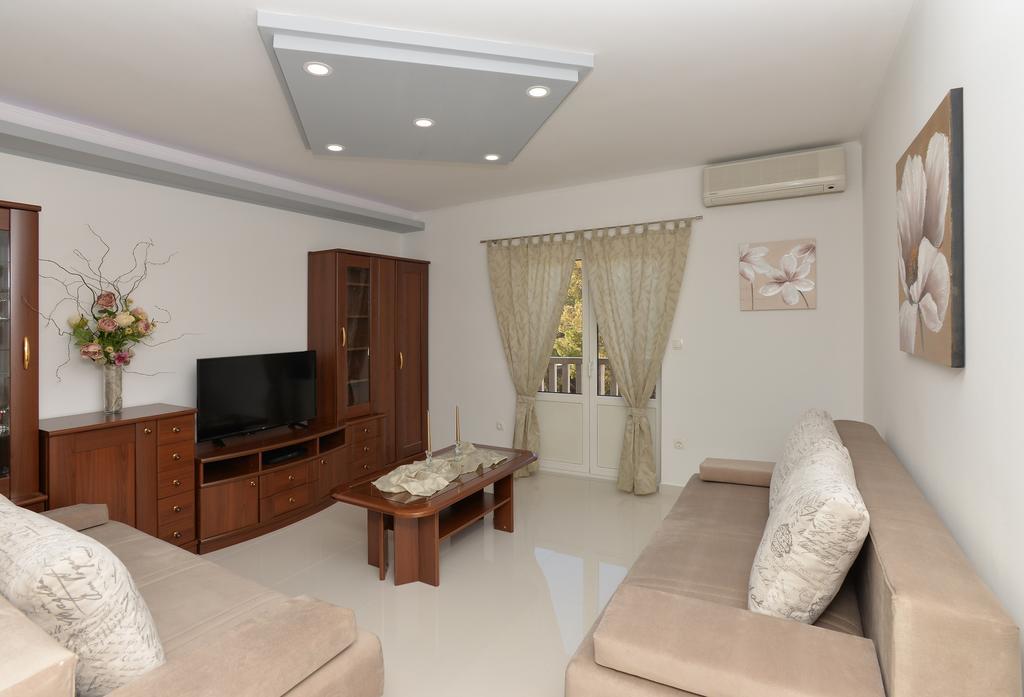 Apartment Ivana *