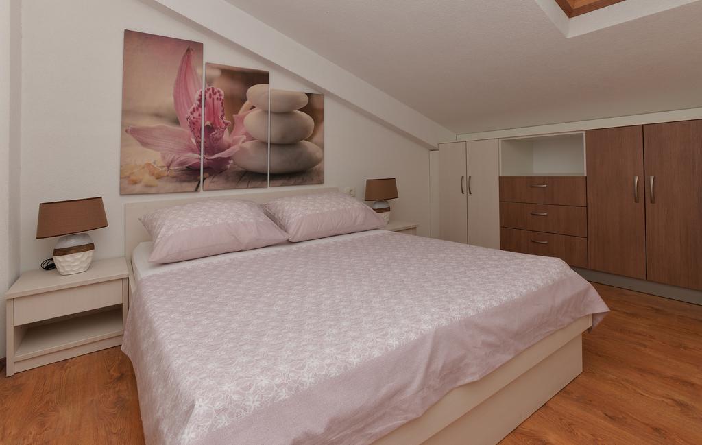 Ivana Apartment *